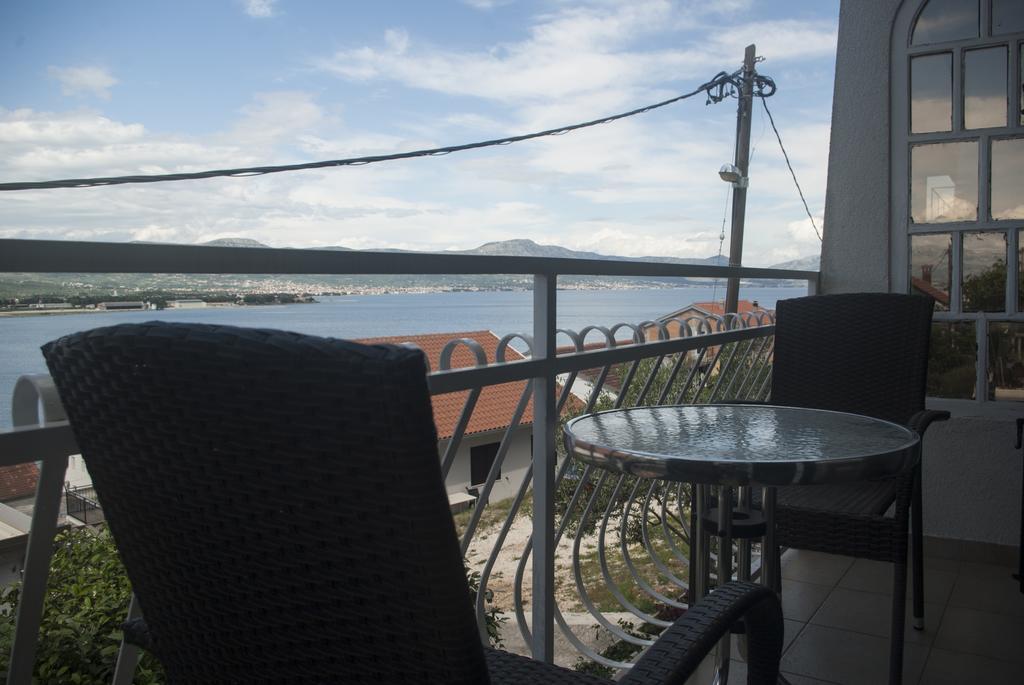 Apartments Vongula Трогир Экстерьер фото